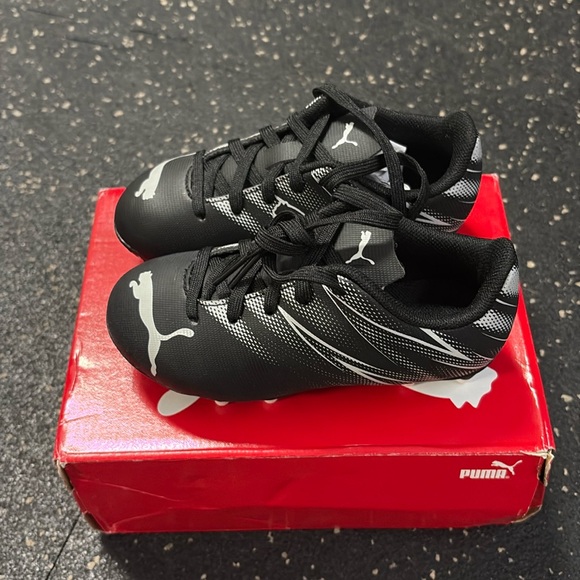 Puma Toddler Soccer Cleats - Picture 1 of 6